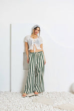 Load image into Gallery viewer, STRIPE WIDE-LEG PANTS WITH ELASTIC WAISTBAND: VINTAGE RED / L
