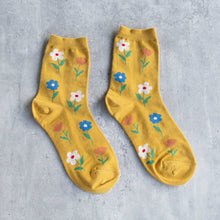 Load image into Gallery viewer, Spring Flowers Socks: 2 color options
