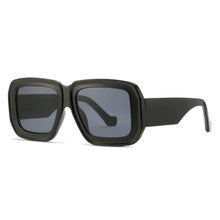 Load image into Gallery viewer, Nicolette Retro Sunglasses: Black
