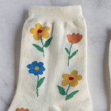 Load image into Gallery viewer, Spring Flowers Socks: 2 color options
