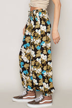 Load image into Gallery viewer, Black Floral Harem Pants
