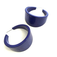 Load image into Gallery viewer, Navy Blue Lucite xl Hoops
